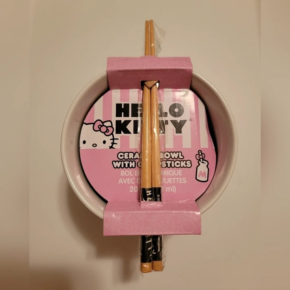 NWT Hello Kitty Halloween Ramen Bowl with Chopsticks Set